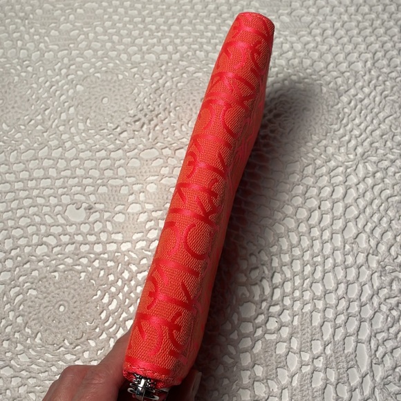 Calvin Klein florescent orange/pink wallet - Picture 5 of 6